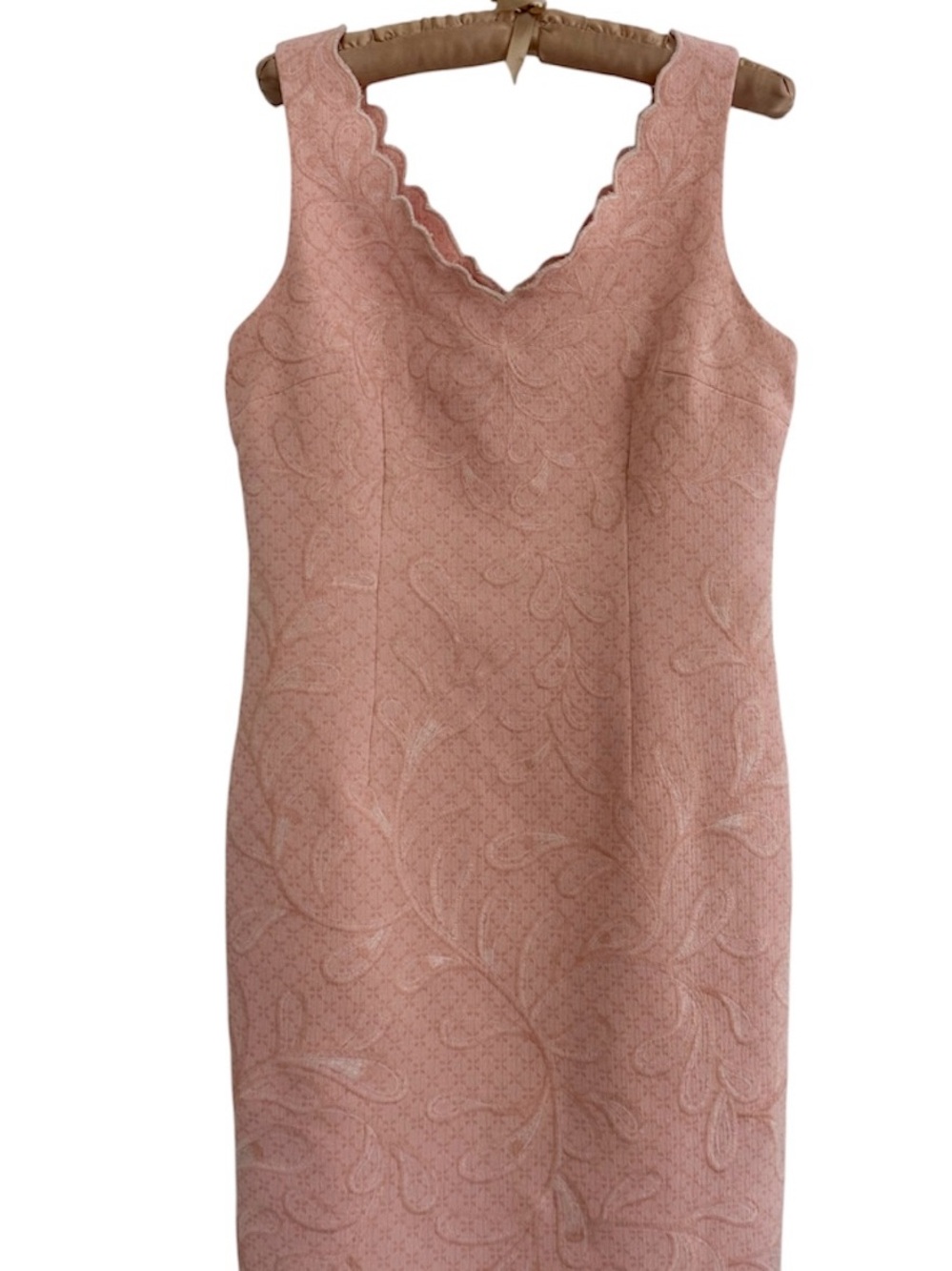 ANTONIO MELANI Scalloped V-Neck Sheath Dress in Blush Pink